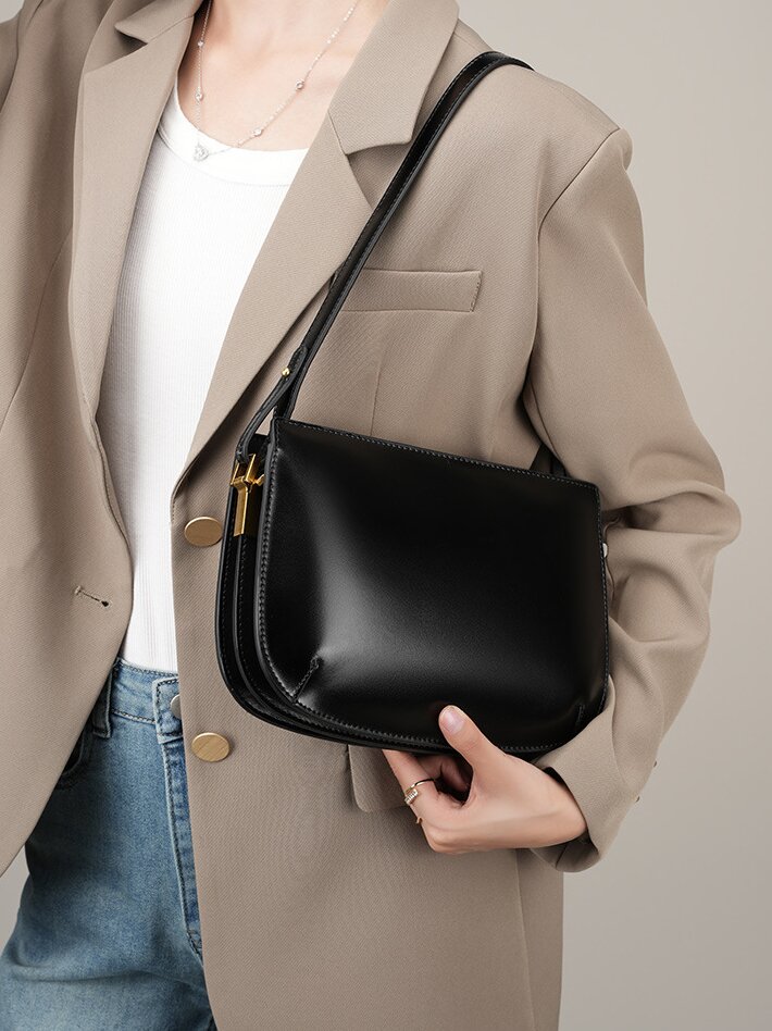 レザー携帯ポーチ|牛革ショルダーバッグ|サコッシュ|斜め掛けバッグ|エブニングバッグ