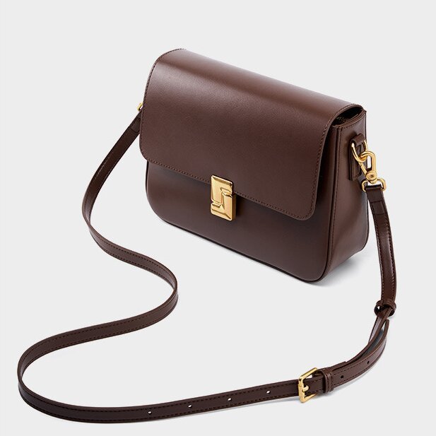 軽くて持ちやすい ！黒|白|コーヒー|カラメル|4色|牛革斜ショルダーバッグ