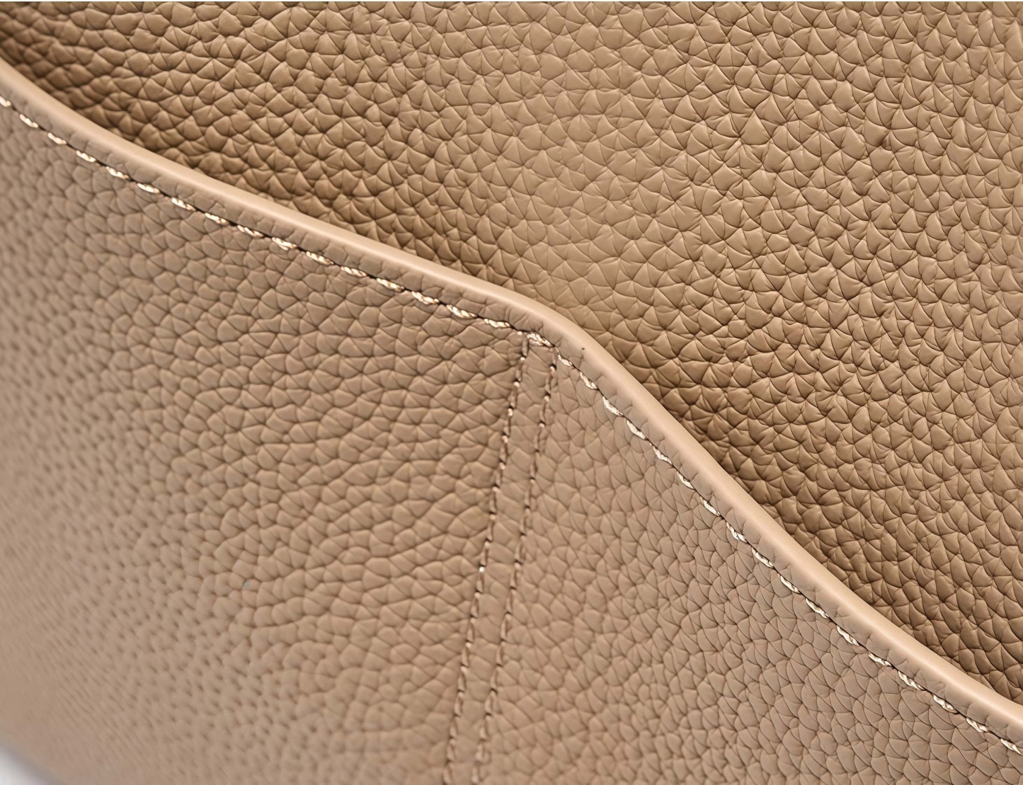 おしゃれで素敵！黒|カーキ|カラメル|3色|牛革ハンドバッグ｜牛革斜め掛けバッグ｜牛革ショルダ一バッグ