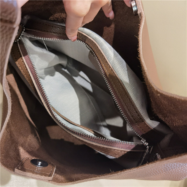 牛革トートバッグ|本革ハンドバッグ|四季を通じて