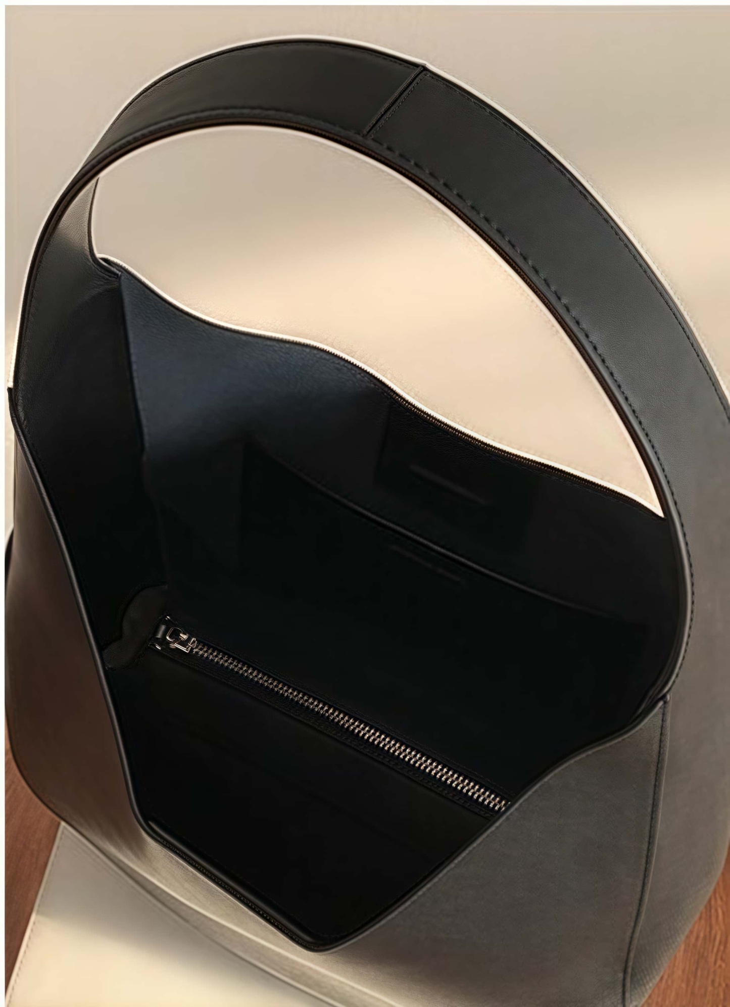 天然牛革トートバッグ •シンプルでレトロなスタイル