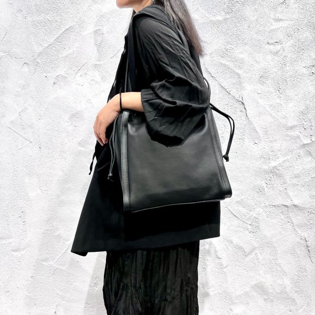 新発売！♦上質な天然牛革ハンドバッグ♦天然牛革トートバッグ