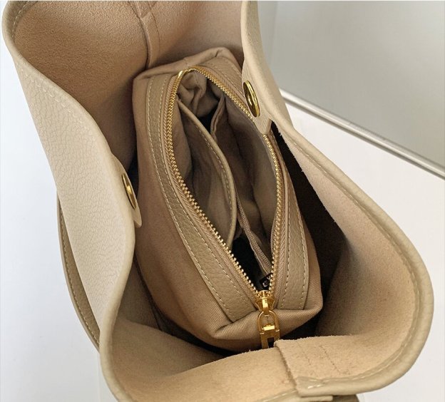 新発売 ！ベージュ|茶|黒|3色♦天然ソフト牛革トートバッグ ♦