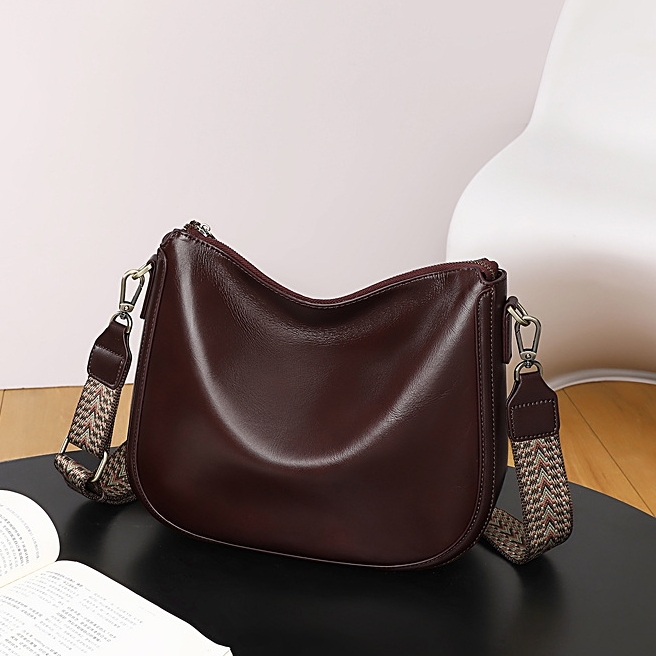 レトロ ! • 茶|黒•天然牛革ショルダーバッグ•2本の肩ベルトを付属