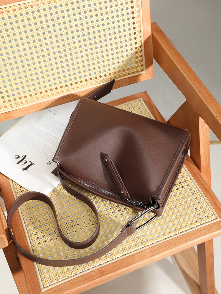 黒|コーヒー|レザーバッグ|斜め掛けバッグ|牛革片肩バッグ|四季を通じて