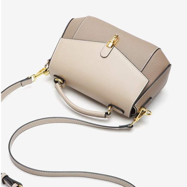 牛革斜め掛けバッグ|片肩バッグ|牛革ハンドバッグ|スーツに合わせる