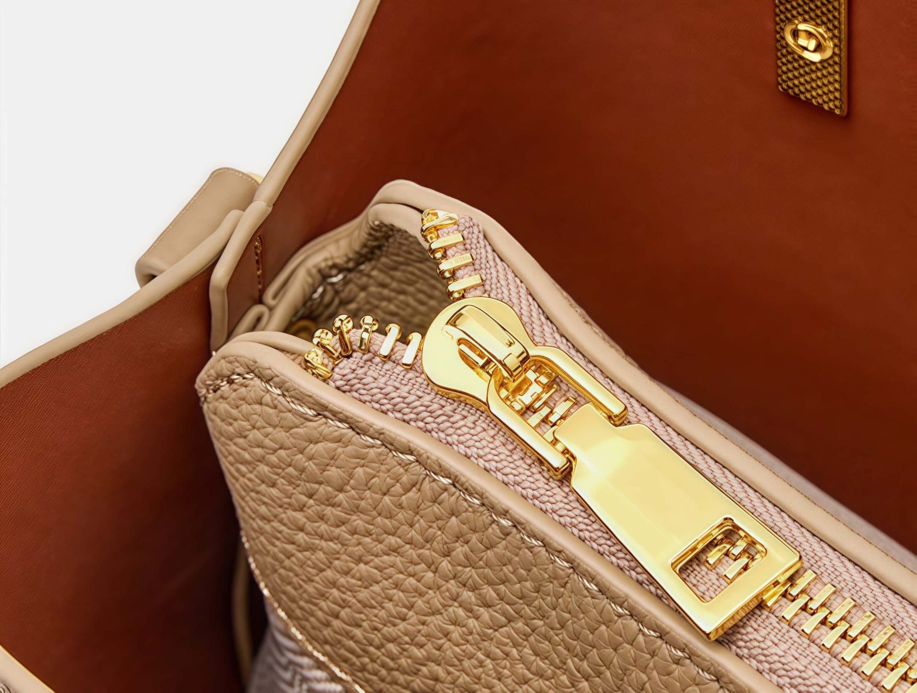 おしゃれで素敵！黒|カーキ|カラメル|3色|牛革ハンドバッグ｜牛革斜め掛けバッグ｜牛革ショルダ一バッグ