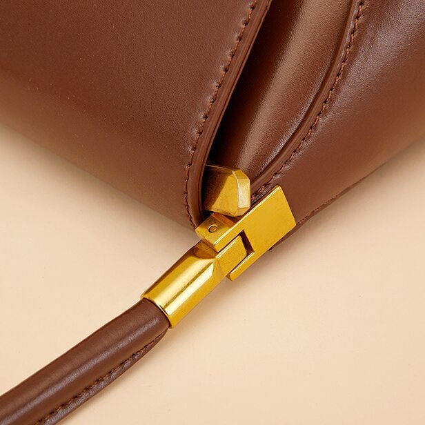 高級感 !|茶|黒|白|カーキ|4色|牛革ショルダーバッグ|牛革ハンドバッグ