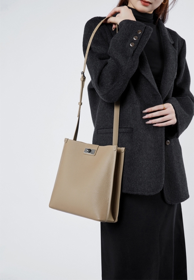 細部まで丁寧 ！|黒|カーキ|天然牛革斜ショルダーバッグ|牛革肩掛けバッグ