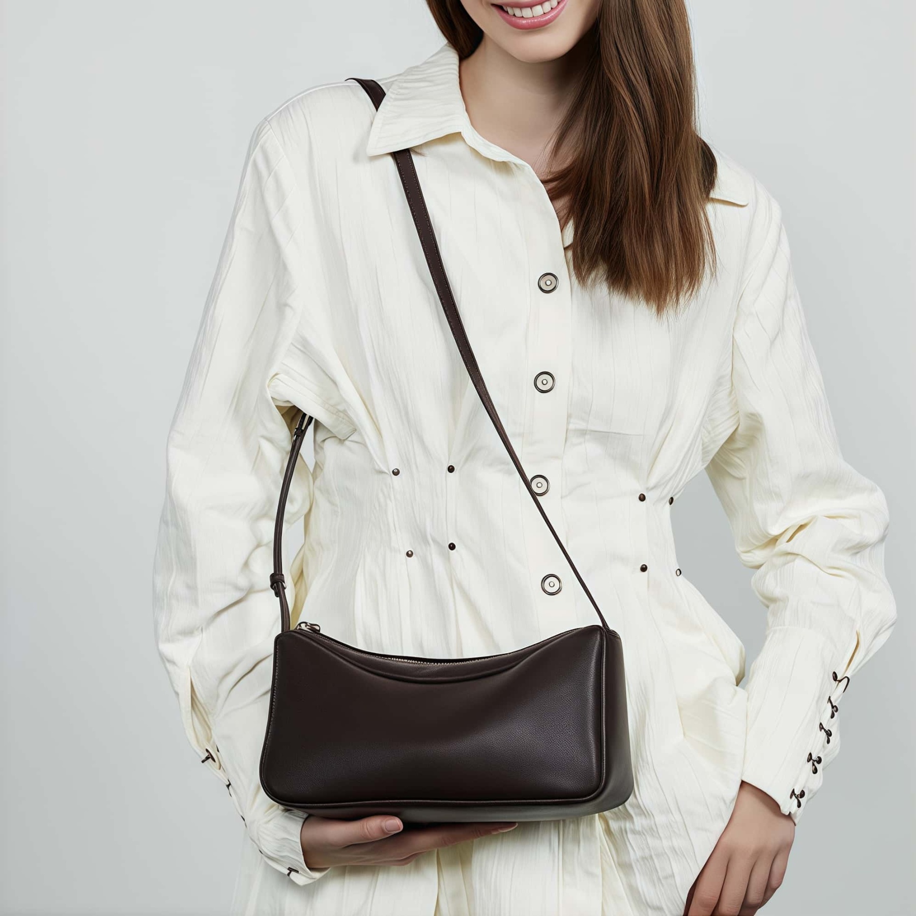 新発売！|ベージュ|黒|コーヒー|3色|牛革サコッシュ|牛革ショルダーバッグ|携帯ポーチ|牛革斜め掛けバッグ