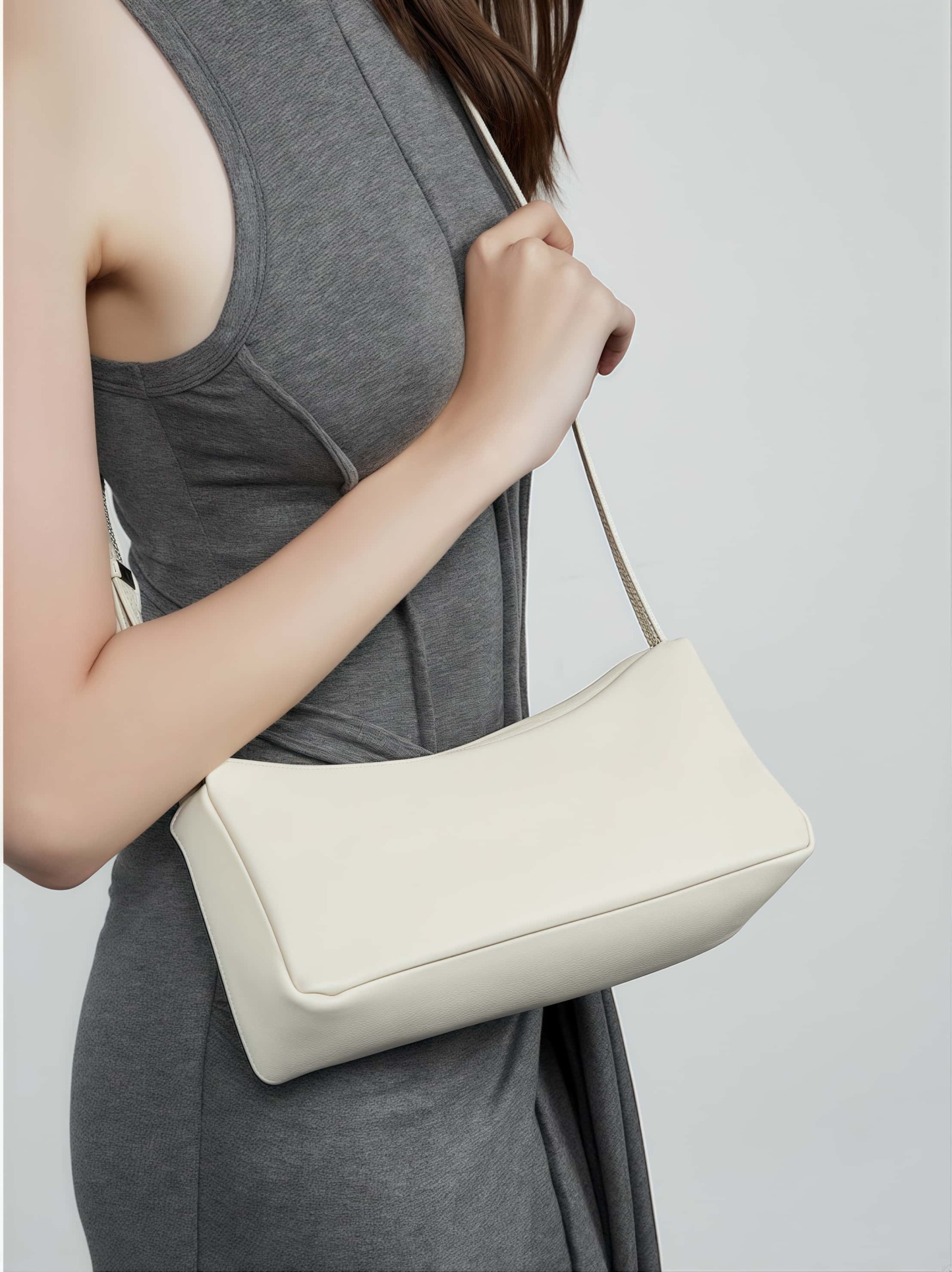 新発売！|ベージュ|黒|コーヒー|3色|牛革サコッシュ|牛革ショルダーバッグ|携帯ポーチ|牛革斜め掛けバッグ