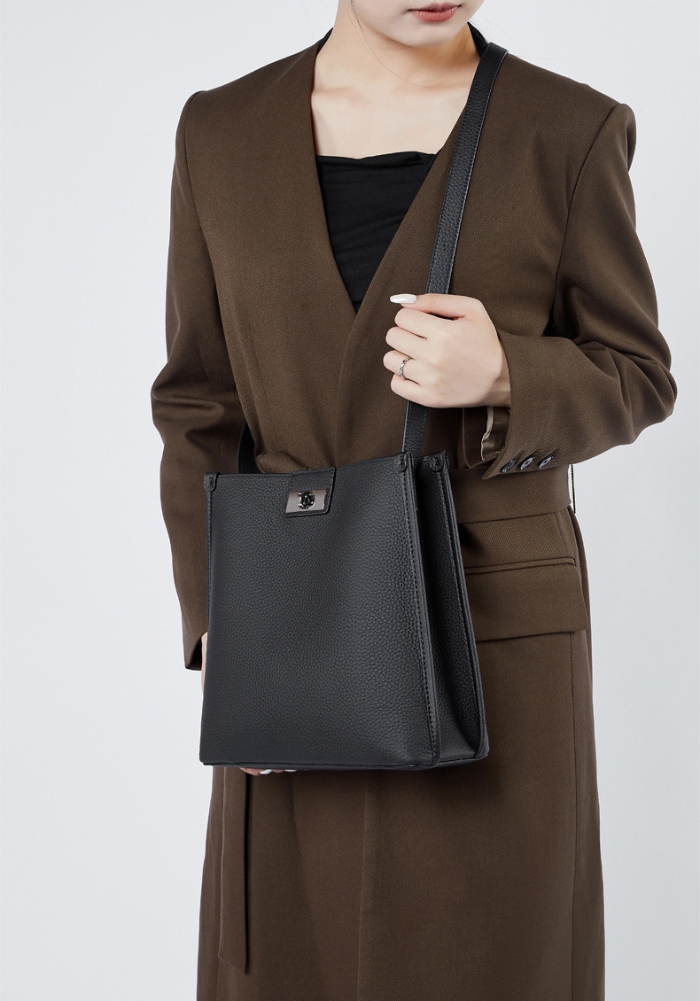 細部まで丁寧 ！|黒|カーキ|天然牛革斜ショルダーバッグ|牛革肩掛けバッグ