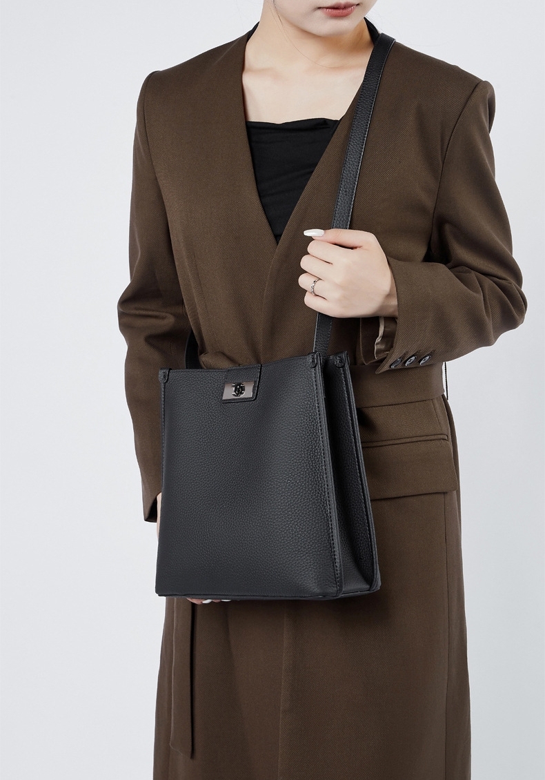 細部まで丁寧 ！|黒|カーキ|天然牛革斜ショルダーバッグ|牛革肩掛けバッグ