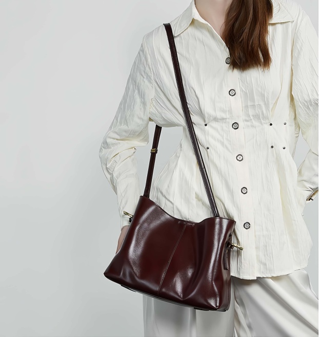 新発売！| カーキ|黒|コーヒー |3色|3WAY|牛革ハンドバッグ|牛革ショルダーバッグ|エブニングバッグ