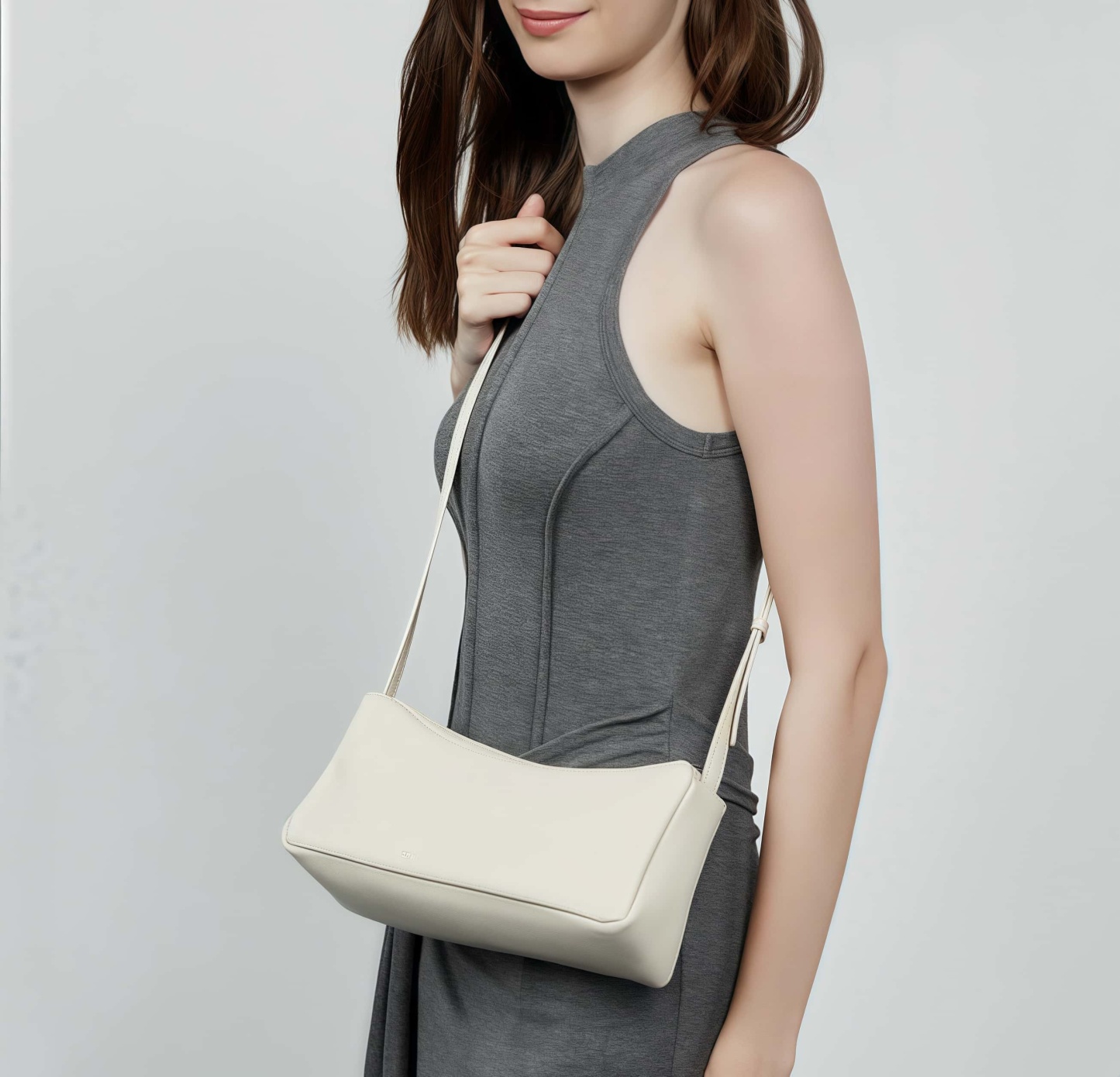 新発売！|ベージュ|黒|コーヒー|3色|牛革サコッシュ|牛革ショルダーバッグ|携帯ポーチ|牛革斜め掛けバッグ