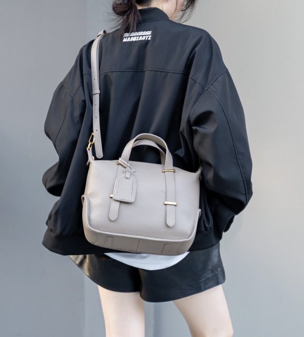 新作 ！•3WAY•5色•牛革ショルダーバッグ•牛革ハンドバッグ• レトロなデザイン