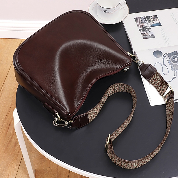 レトロ ! • 茶|黒•天然牛革ショルダーバッグ•2本の肩ベルトを付属