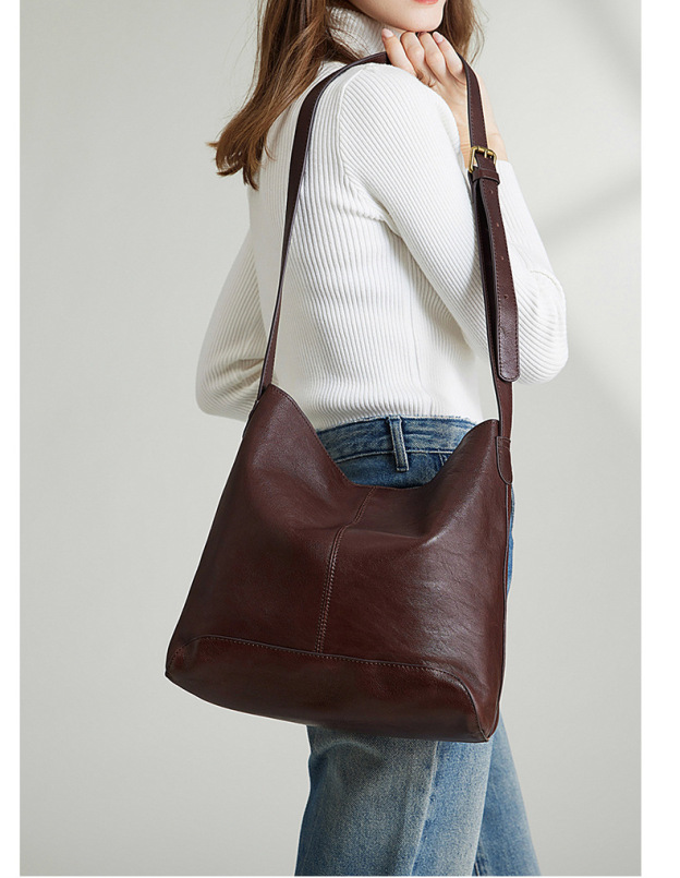 粋なデザイン ！❈茶|黒|2色|牛革ショルダーバッグ❈牛革肩掛けバッグ