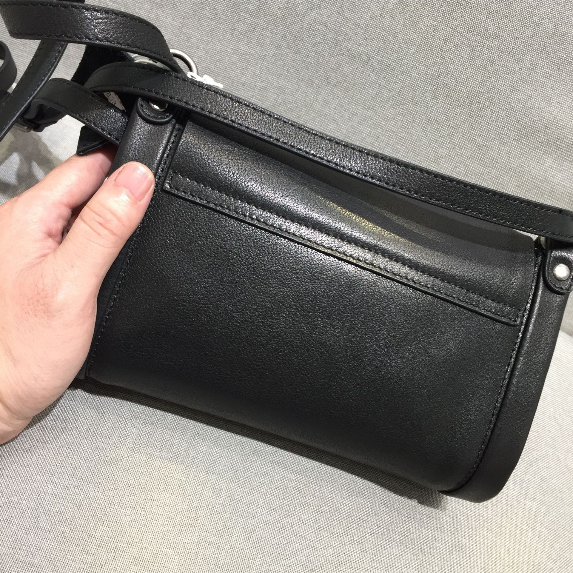 上質レザーバッグ|牛革斜め掛けバッグ|片肩バッグ|ショルダーバッグ