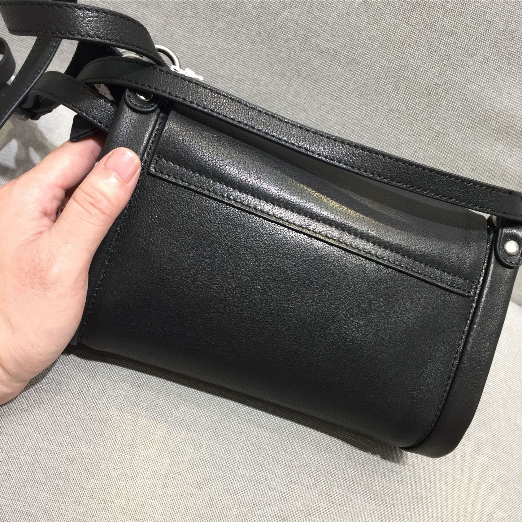 上質レザーバッグ|牛革斜め掛けバッグ|片肩バッグ|ショルダーバッグ