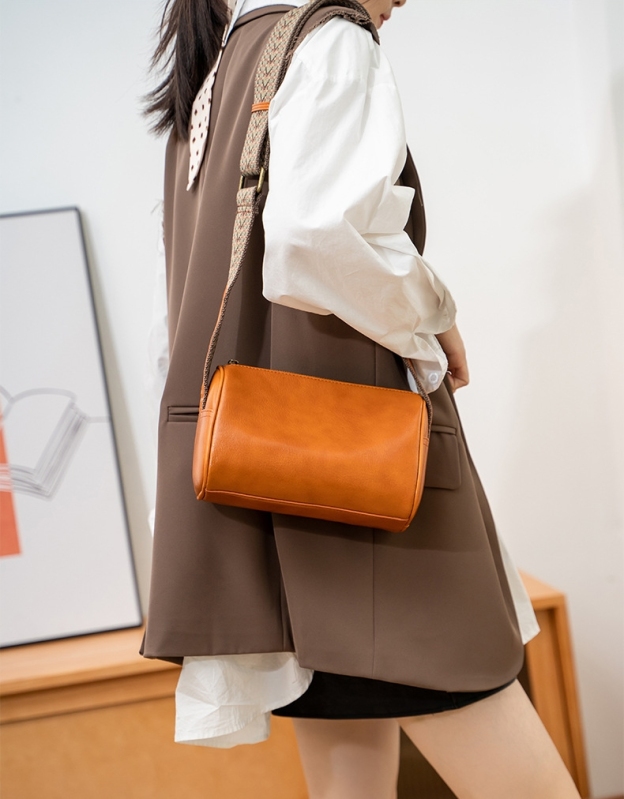 NEW ! |4色|植物鞣な天然牛革ショルダーバッグ