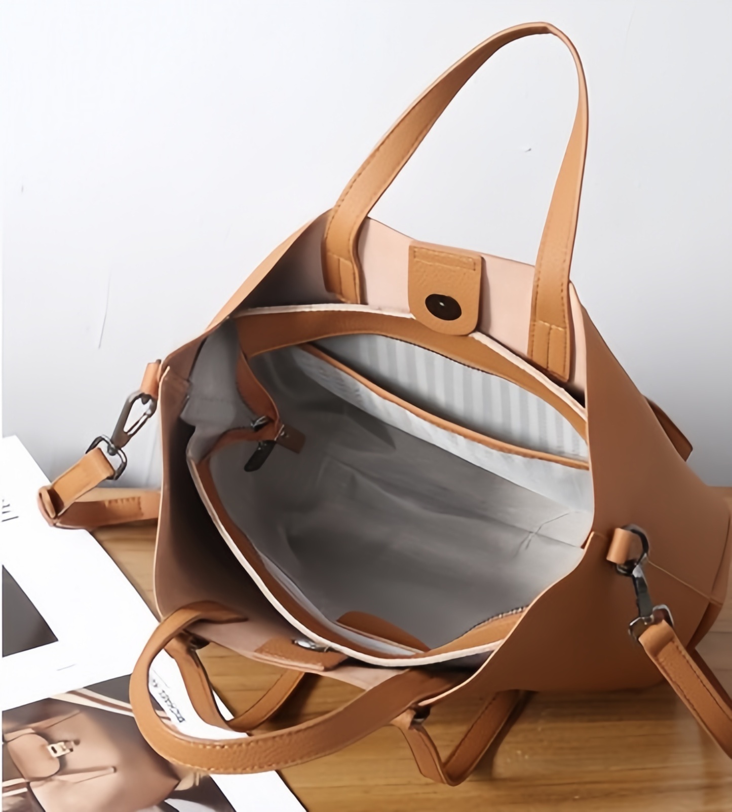 上品なデザインで魅力的！•3WAY•4色•天然の厚みと柔らかさを兼ね備えた牛革ハンドバッグ兼肩掛けバッグ