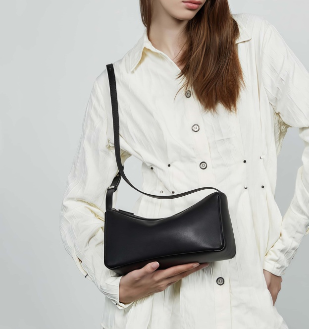 新発売！|ベージュ|黒|コーヒー|3色|牛革サコッシュ|牛革ショルダーバッグ|携帯ポーチ|牛革斜め掛けバッグ