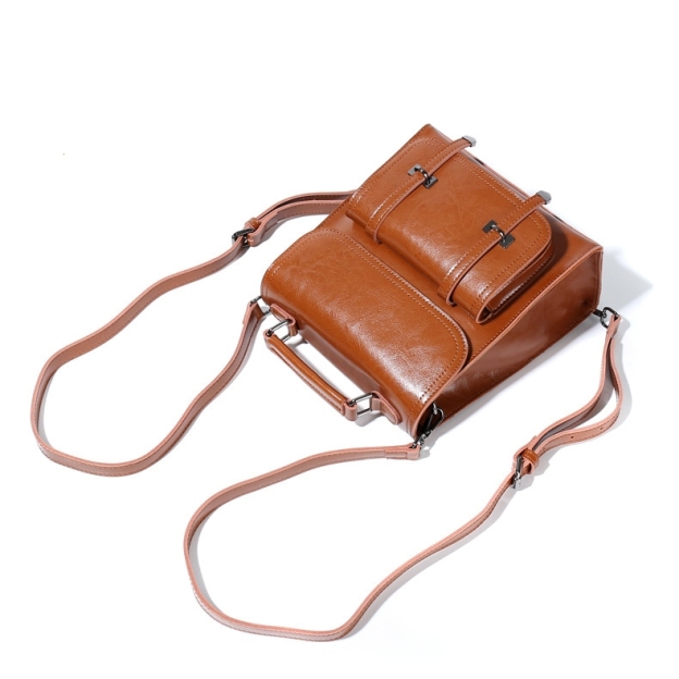 NEW ! •多機能•4つの使用モード切り替え！•天然な油蜡牛革リユック・バック•牛革斜めがけバッグ •牛革ハンドバッグ