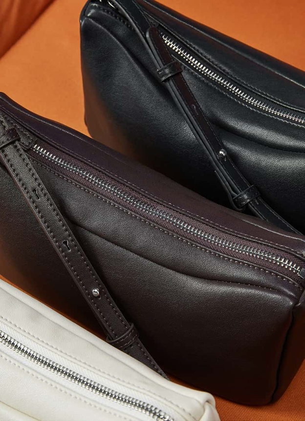 新発売！|ベージュ|黒|コーヒー|3色|牛革サコッシュ|牛革ショルダーバッグ|携帯ポーチ|牛革斜め掛けバッグ