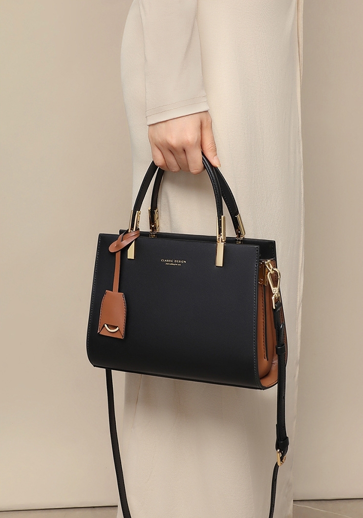 トレンディ ！•黒•3WAY•天然牛革ハンドバッグ•牛革ショルダーバッグ