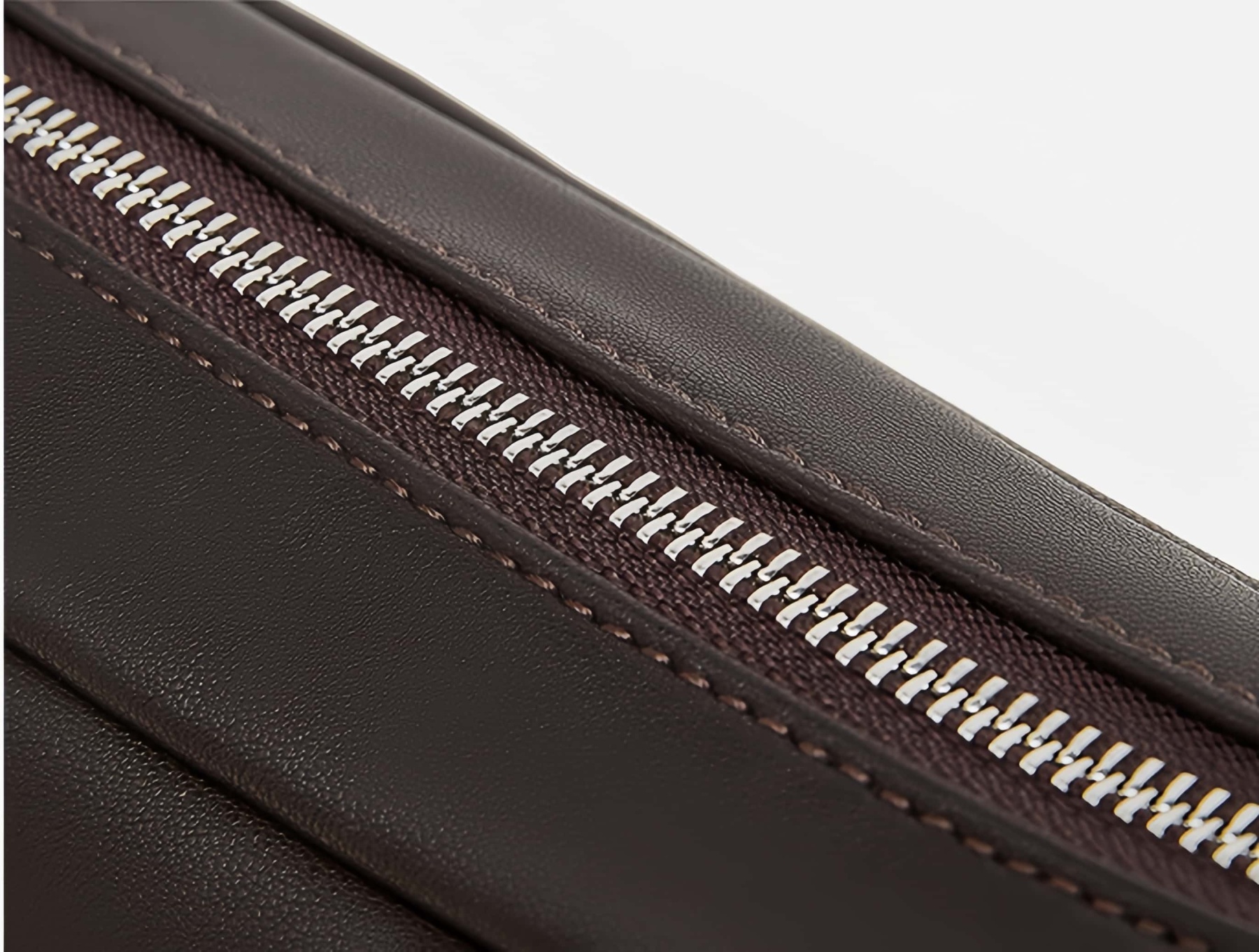 新発売！|ベージュ|黒|コーヒー|3色|牛革サコッシュ|牛革ショルダーバッグ|携帯ポーチ|牛革斜め掛けバッグ