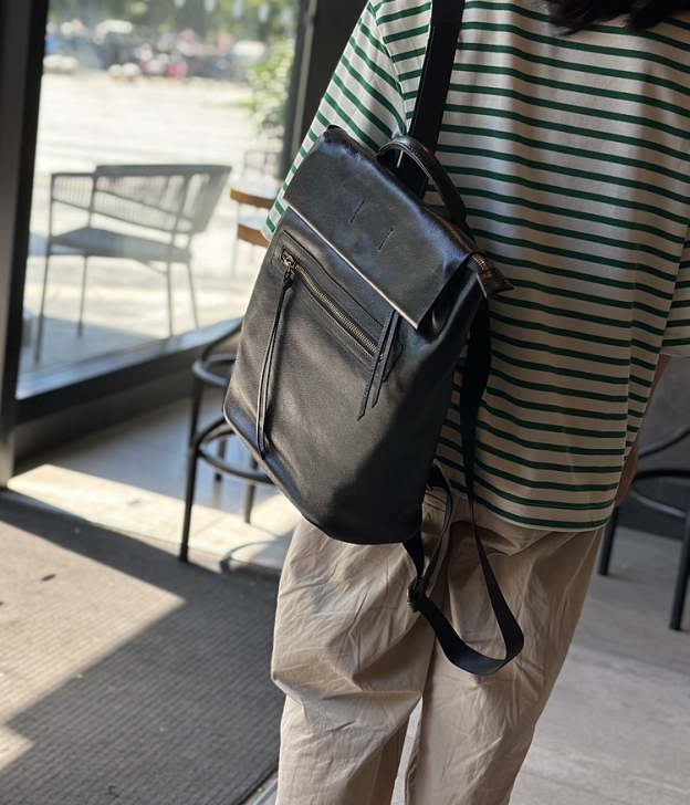 ユニセックス ！|カーキ|コーヒー|茶|黒|4色|天然牛革リュックサック