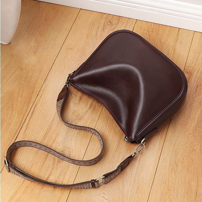 レトロ ! • 茶|黒•天然牛革ショルダーバッグ•2本の肩ベルトを付属
