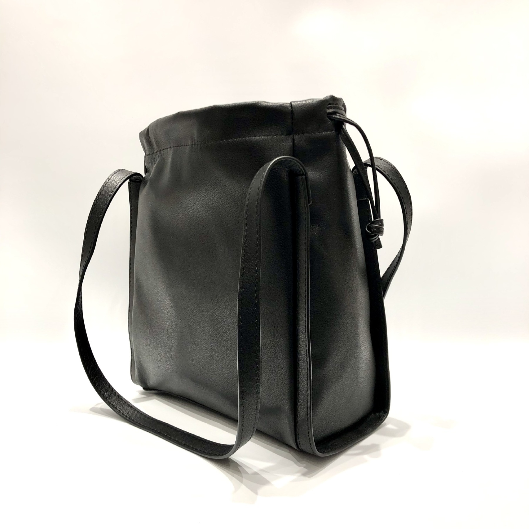 新発売！♦上質な天然牛革ハンドバッグ♦天然牛革トートバッグ