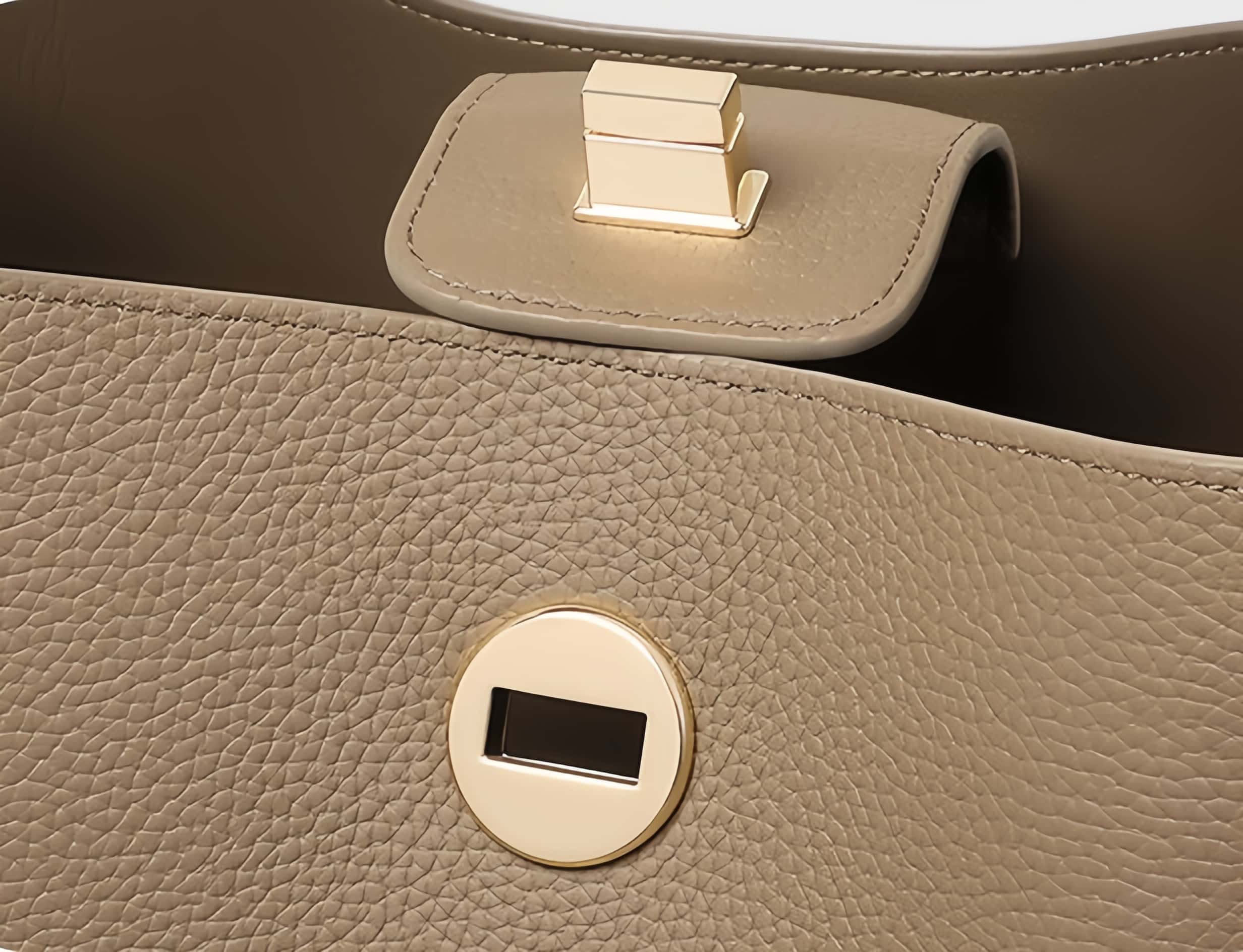 高級感溢れる！カーキ|黒|2色|3WAY|厚みある柔らかい天然牛革製ハンドバッグ兼ショルダーバッグ|2本の肩ベルト付属