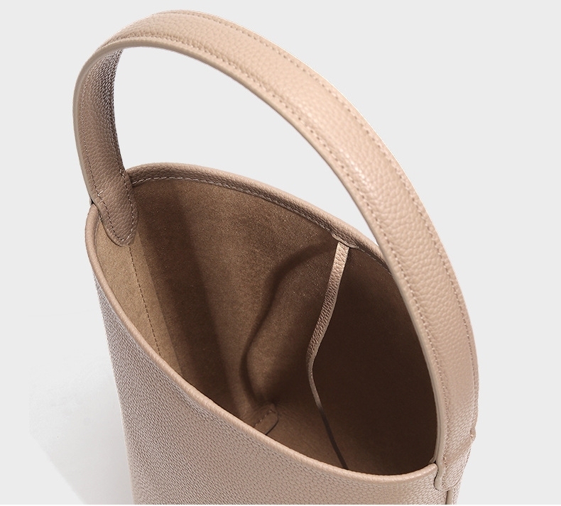 薄くて軽い設計 ！•カーキ|黒|青|3色|上質な厚手な柔らかい天然牛革トートバッグ•牛革肩がけかばんバッグ