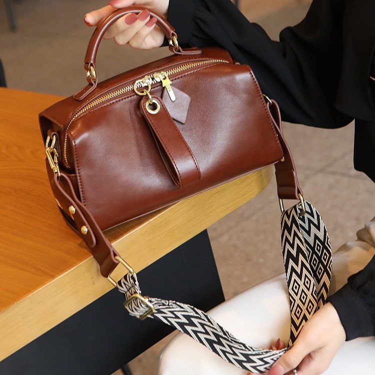 牛革斜め掛けバッグ|牛革ショルダーバッグ|牛革肩がけかばん |手提げバッグ