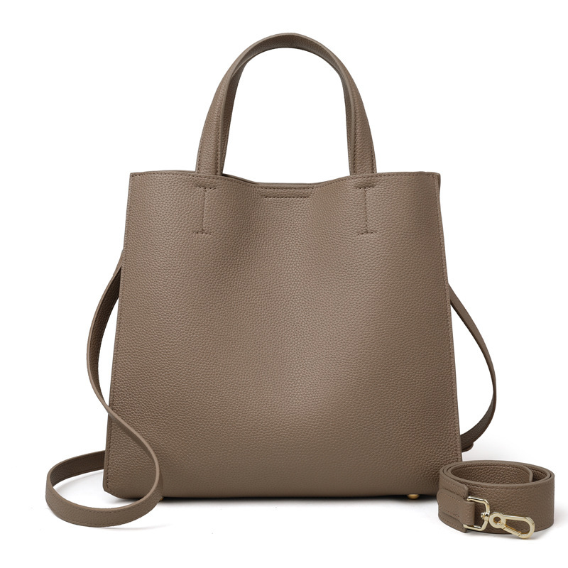 高級シボ革採用 大人のためのシンプルレザートート