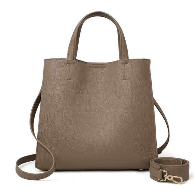 高級シボ革採用 大人のためのシンプルレザートート