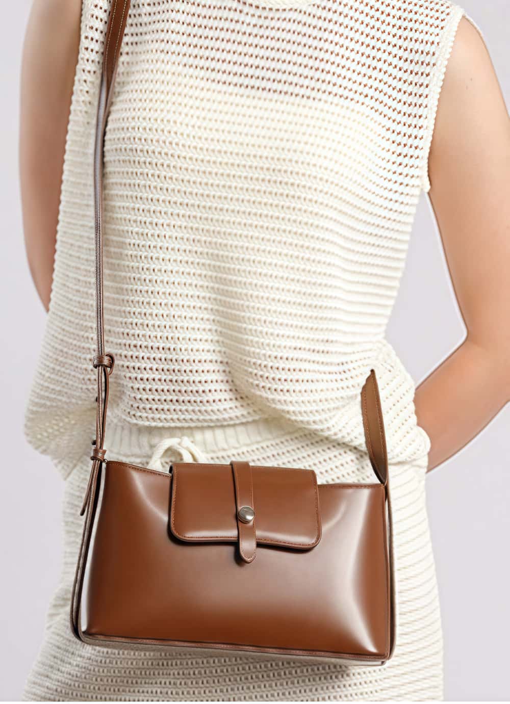 光沢感の肩掛けバッグ|牛革ショルダーバッグ