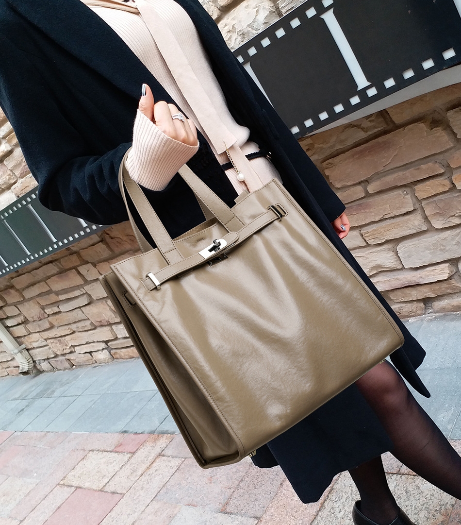 レザー縦長トートバッグ