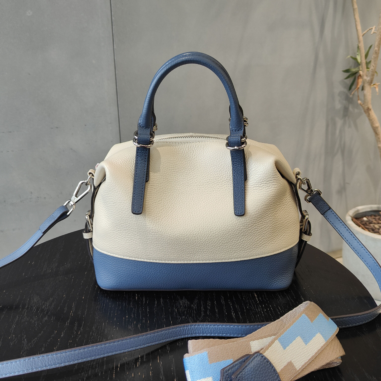 シンプルながらも高級感が牛革ボストンバッグ|5色