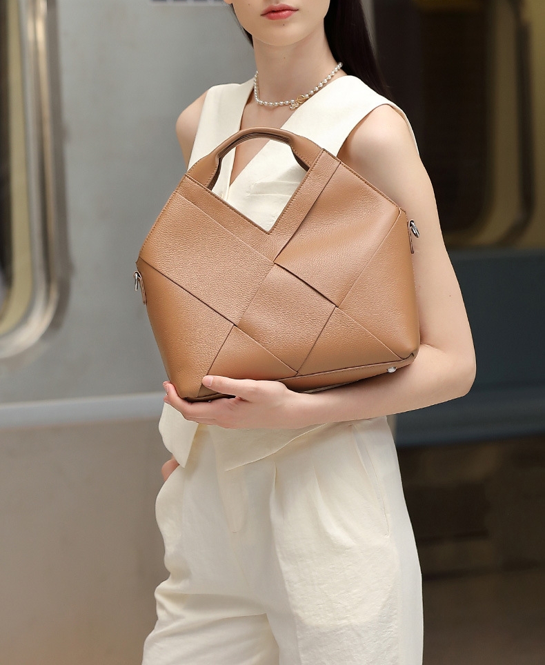 本革手編み斜め掛けショルダーバッグ