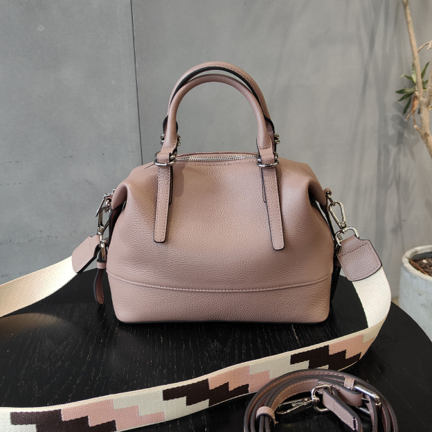 シンプルながらも高級感が牛革ボストンバッグ|5色