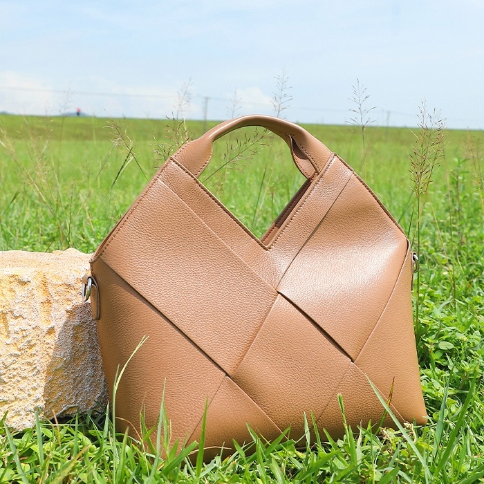 本革手編み斜め掛けショルダーバッグ