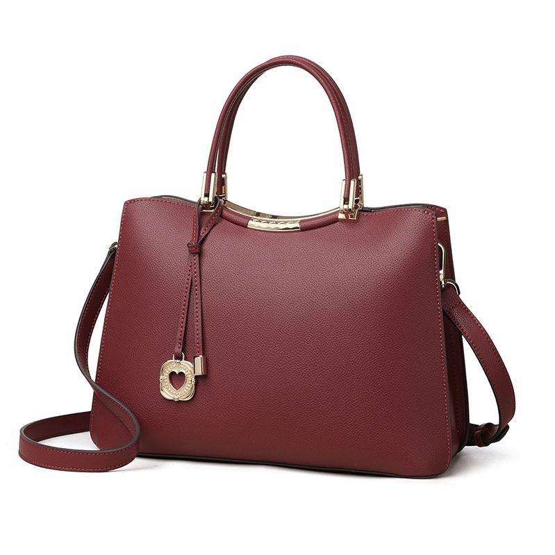 贅沢で高級感牛革トートバッグ