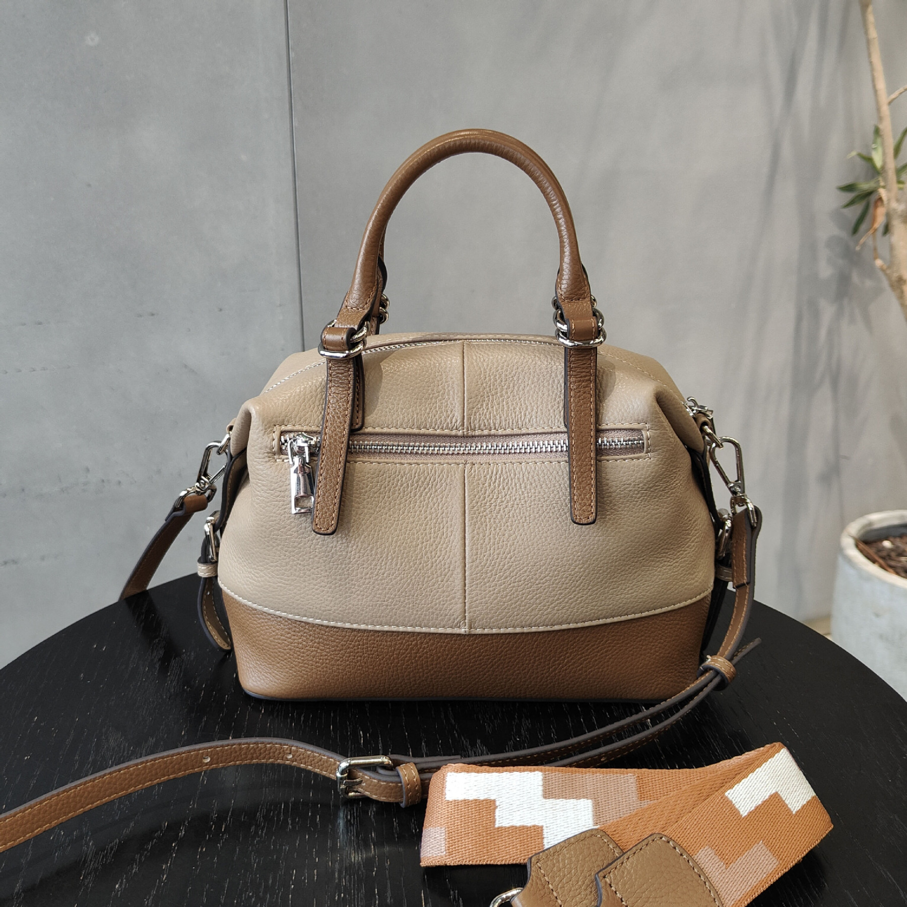 シンプルながらも高級感が牛革ボストンバッグ|5色