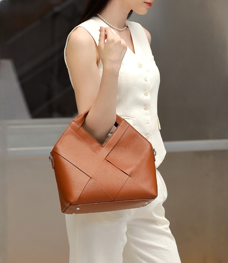 本革手編み斜め掛けショルダーバッグ