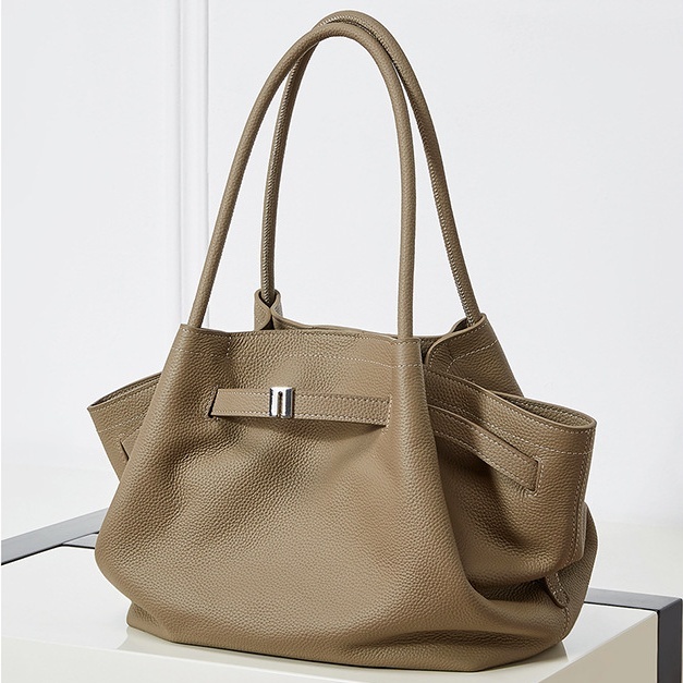 大人の上質レザートートバッグ