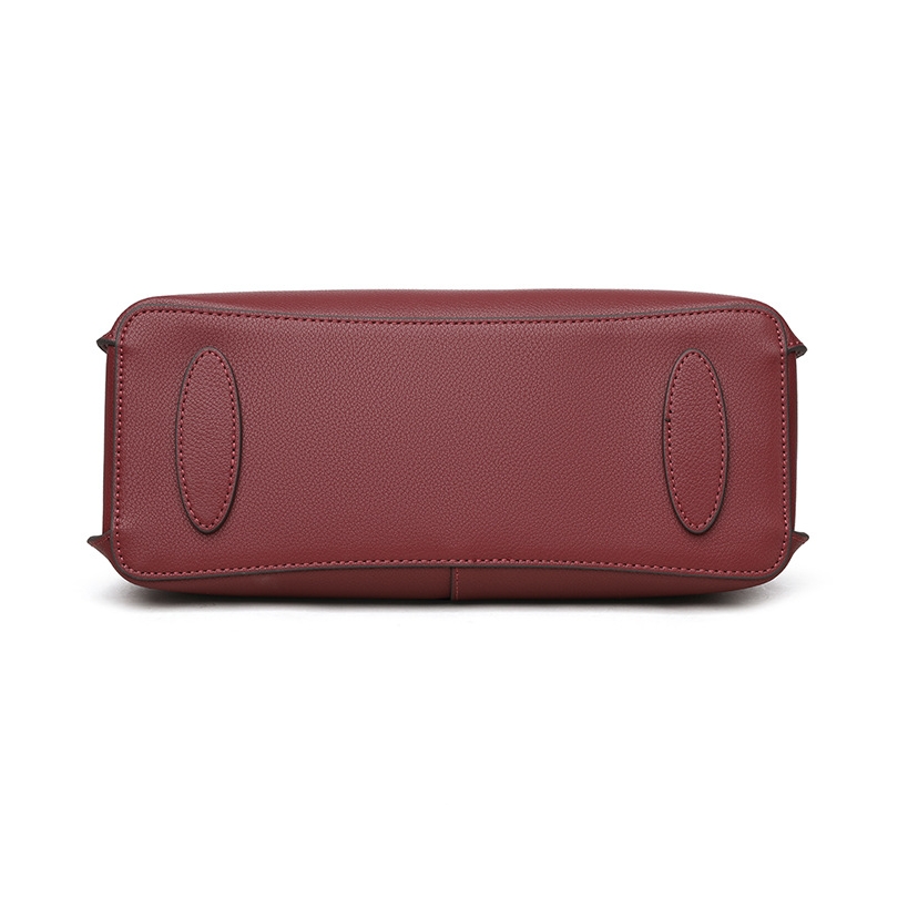 贅沢で高級感牛革トートバッグ